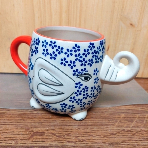 Yokohama Studio Hand-painted Blue/Red Ceramic Elephant Coffee/Tea Mug - Picture 1 of 8